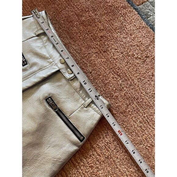 Jolie & Joy  SILVER METALLIC  FAUX LEATHER MINI SKIRT Size M - Picture 4 of 8